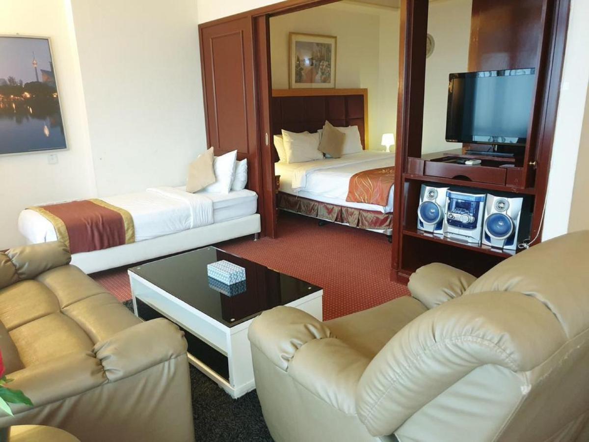 Victory Apartment Berjaya Times Square Kl Куала Лумпур Екстериор снимка