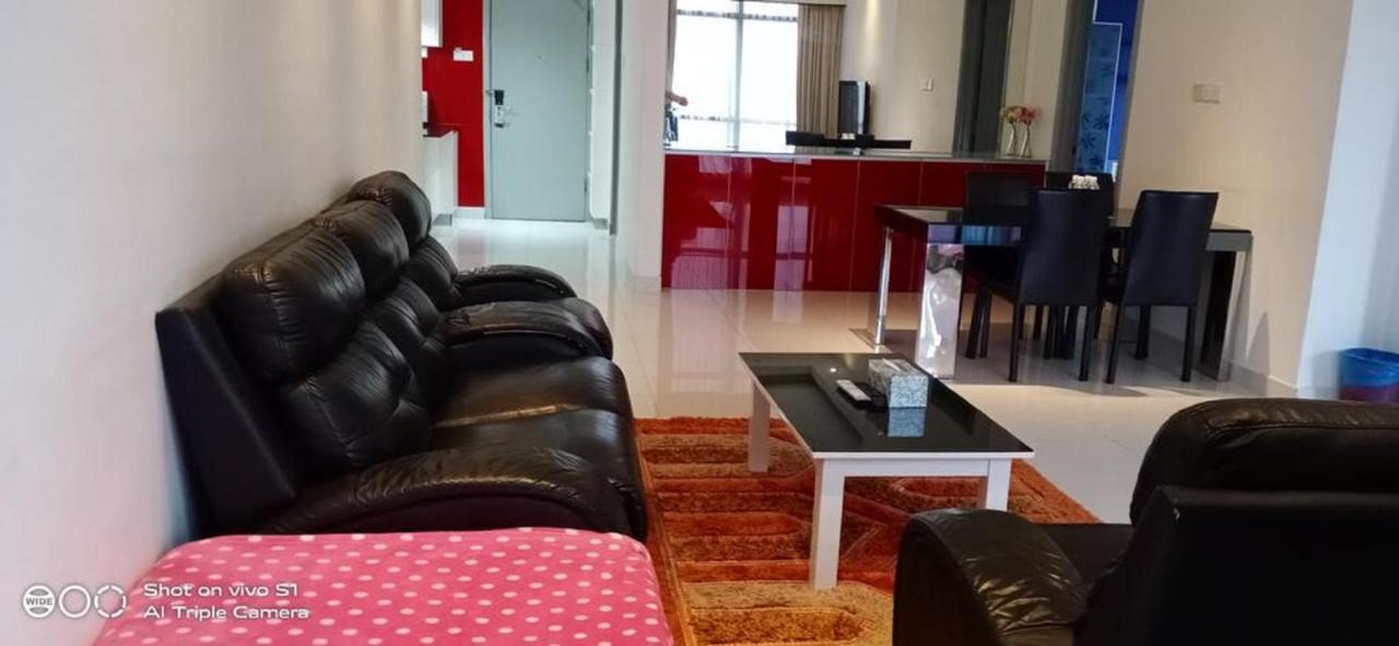 Victory Apartment Berjaya Times Square Kl Куала Лумпур Екстериор снимка